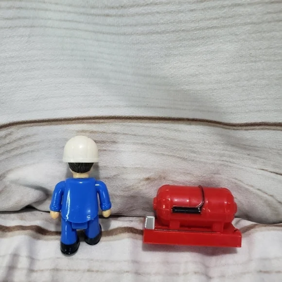 🌞SOLD🌞 Fireman Sam Airport Security Replacement Figure And Accessory 2.5 Inch - Picture 6 of 7